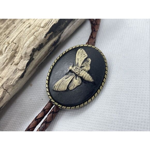 Western Bolo tie Lariat Death Head Moth Skull Cameo Rustic Wedding Attire Party - Picture 10 of 16